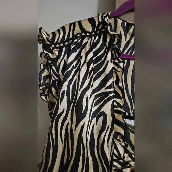 Seductive Wear by Cinema Exoile Zebra print camisole and top lingerie set.Size M - Picture 13 of 16